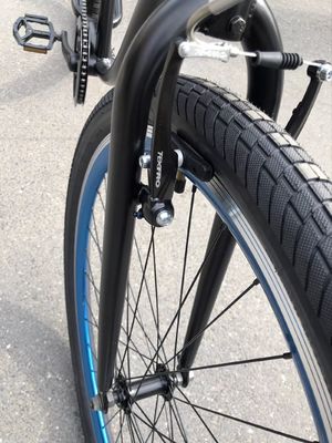 7 vitesses de vélo de ville avec 24 pouces de pneus solides et de la jante d'aluminium