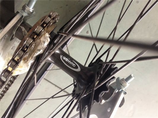 700c Vélo à engrenages fixes avec châssis rigide type amortisseur non arrière et matière de jante en aluminium