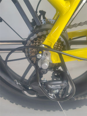 750W 48V E vélo 20 pouces pneu jaune de graisse vélo électrique pour 31-60 km portée par puissance