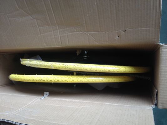Un ensemble de roues de vélo personnalisé 700C à engrenage fixe avec couleur Pantone et trou à rayons 32-40H
