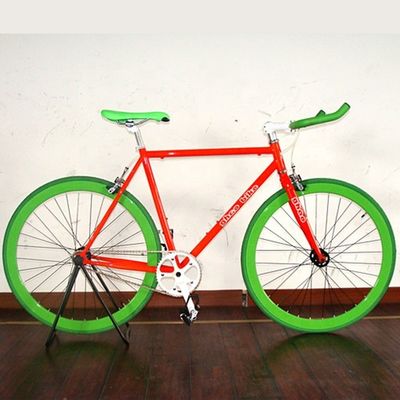 Pneus épais 700C 45MM Jante en aluminium à vitesse unique Fixie Gear Vélo avec fourchette en acier