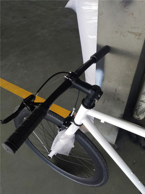 Cadre blanc élégant adulte 700C vélo à une vitesse vélo à engrenages fixes avec frein à roues