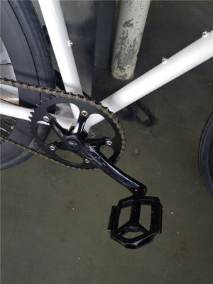 Cadre blanc élégant adulte 700C vélo à une vitesse vélo à engrenages fixes avec frein à roues