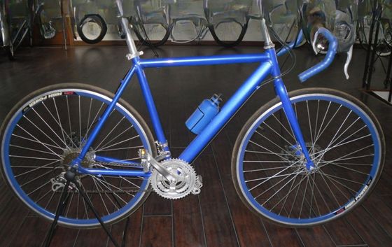 Cadre en alliage d'aluminium fourche en acier 700c course 14 vitesses Hommes vélo de route OEM / ODM chinois