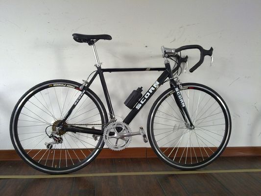 Cadre en alliage d'aluminium fourche en acier 700c course 14 vitesses Hommes vélo de route OEM / ODM chinois