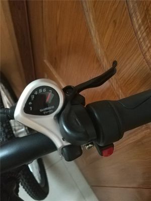 26 pouces Vélo de montagne Vélo avec fourchette en aluminium 17,0 kg Poids brut