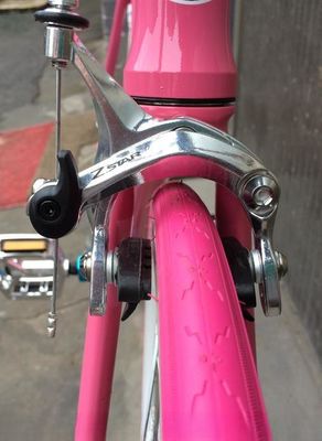 700C vélo à engrenage fixe avec frein à pince avant cadre en alliage d'aluminium et vitesse unique