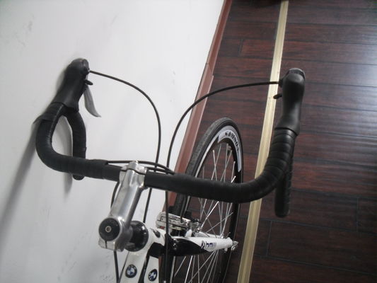 Capacité de chargement de 120 kg CE Cadre en aluminium de course Shimano 24S vélo de route pour la vente à chaud