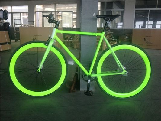 Cadre en acier 700C Vélo à engrenages fixes Brille dans le noir Vélo à engrenages fixes Vélo routier à engrenages fixes