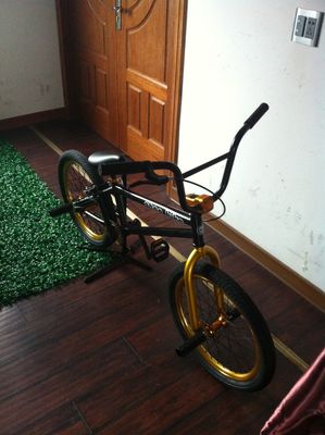 Velo PU siège 20 &quot;x2.25 rue Kenda OEM couleur or BMX vélo pour vitesses simples