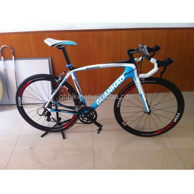 Construction durable 700C 18S Full Carbon Fiber Bike de course avec pédale ordinaire