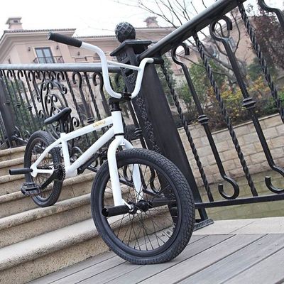 20 pouces Kid Boy Freestyle BMX Vélo Mini Street Petite roue Capacité de charge 100kg OEM