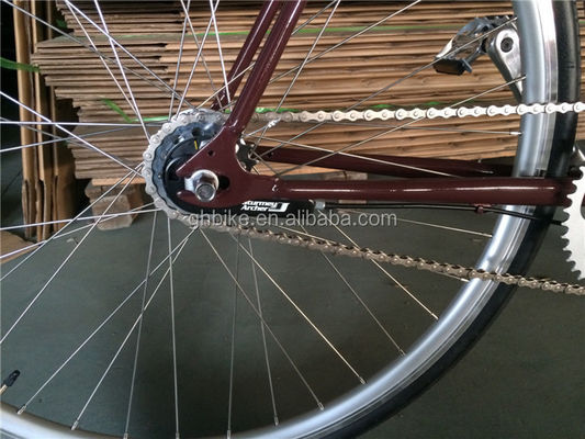 Vélo rétro à engrenages fixes Vélo avec porte-avions avant Vélo routier à 3 vitesses interne À commander