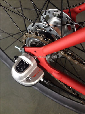 Couleur rouge 3 vitesses vélo à engrenage fixe avec pneu Kenda et Neco Head Set sur cadre chromoly
