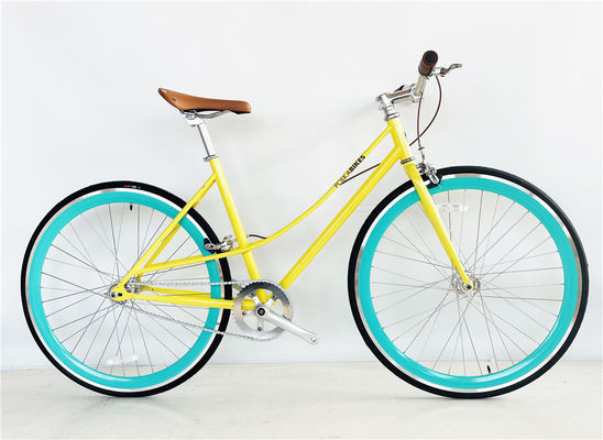 Conduisez avec style Vintage vélo à une vitesse pour hommes avec fourchette en acier et pneus Kenda 700C