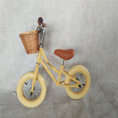 Matériau de la fourchette en acier Banwood Retro Kids Balance Bike 12 personnaliser et avec 12 pouces