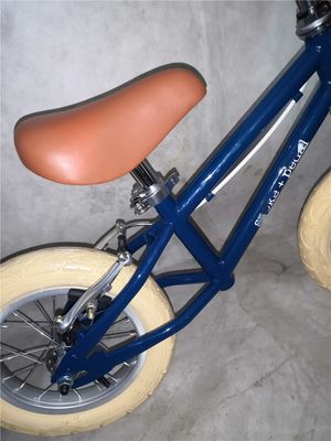 2022 Style Kids marche à vélo pour bébé avec panier avant Wicker et pneus Wanda 12 pouces