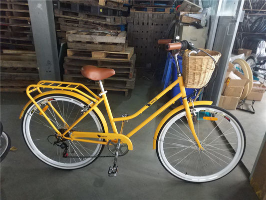 Vintage Lady Bike avec panier de couleur rouge basse étape à travers hybride 5 vitesses Comfort Cruiser