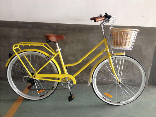 Vintage Women's Step Through Bike avec un panier avant et un design classique à 7 vitesses