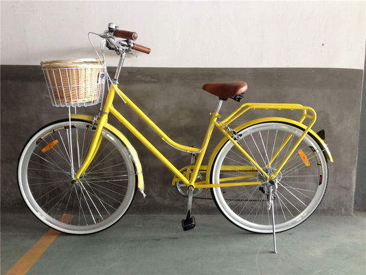 Vintage Women's Step Through Bike avec un panier avant et un design classique à 7 vitesses