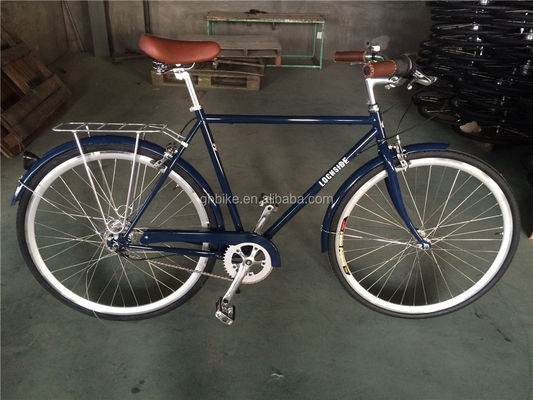 Faites une croisière sans effort à travers la ville sur ce vélo urbain à trois vitesses pour hommes avec panier