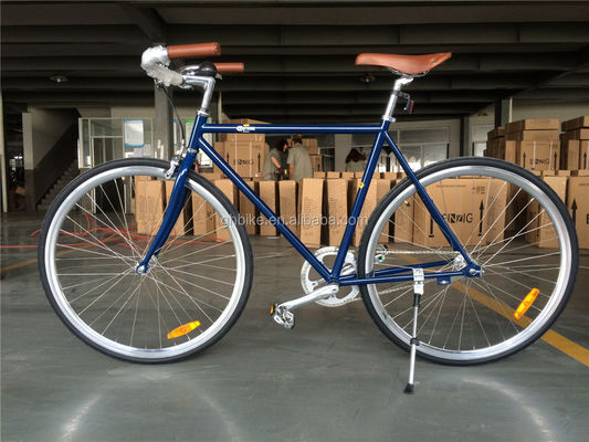 Faites une croisière sans effort à travers la ville sur ce vélo urbain à trois vitesses pour hommes avec panier