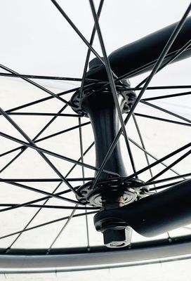 La bicyclette électrique à 25 km/h 700C 350W 36V 8,8AH à cadre en aluminium avec batterie cachée