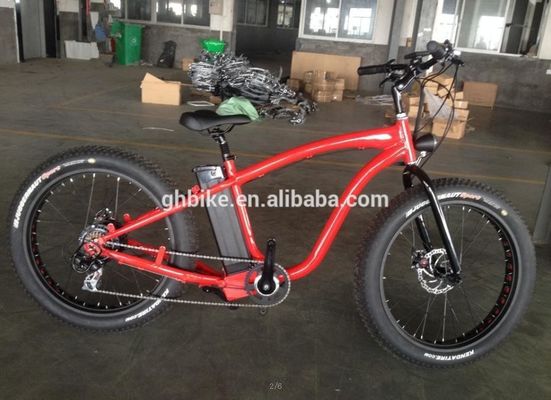Cadre en alliage d'aluminium 26 pouces 7 vitesses pneu gras vélo électrique avec batterie au lithium