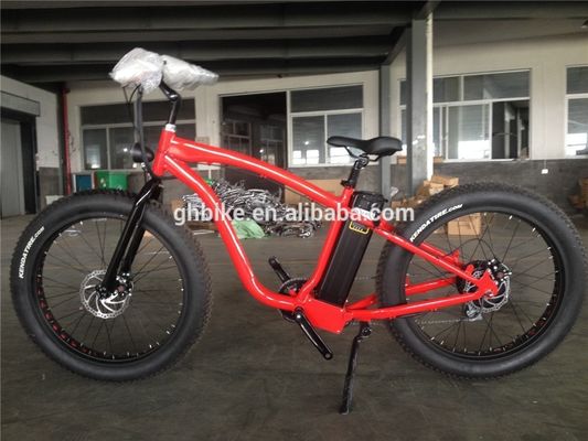 Cadre en alliage d'aluminium 26 pouces 7 vitesses pneu gras vélo électrique avec batterie au lithium