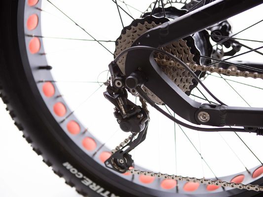 8 vitesses de vitesse 26 pouces 48V 17Ah batterie au lithium vélo de montagne électrique avec 1000W Bafang Moyenne moteur