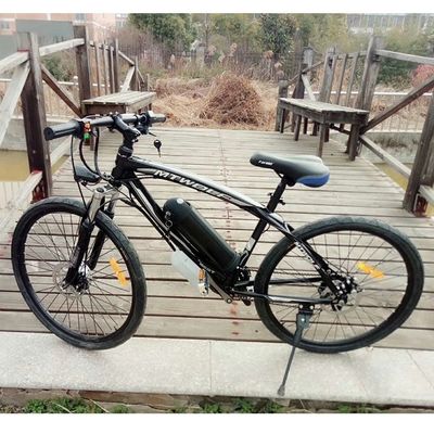 Vélo de montagne électrique de 26 pouces avec une capacité de batterie de 6,8 AH et un moteur à roue avant de 24 V 250 W en Europe
