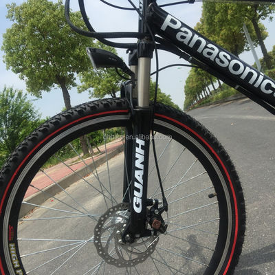 Vélo de montagne électrique à batterie cachée avec fourchette en acier et 21 vitesses