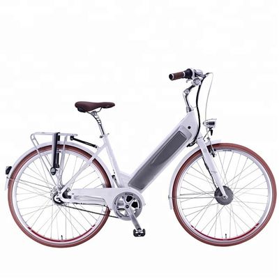 Vélo électrique urbain vert à une vitesse unique 200-250W pour le marché européen 26 pouces A2B en vert
