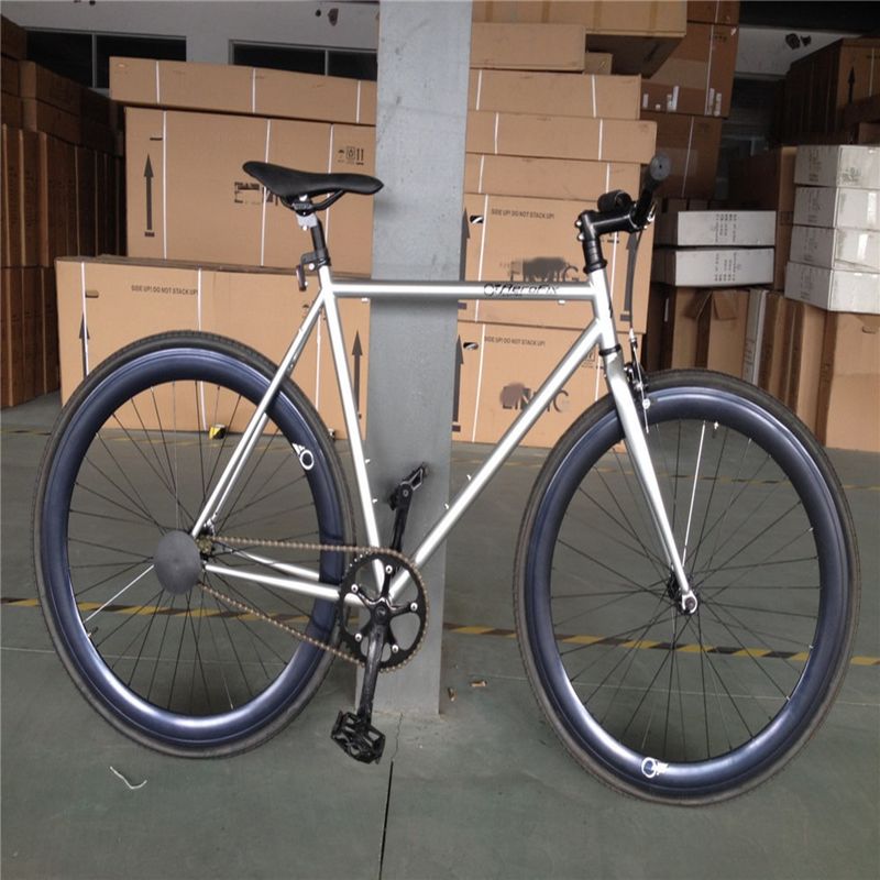 700c Vélo à engrenages fixes avec châssis rigide type amortisseur non arrière et matière de jante en aluminium