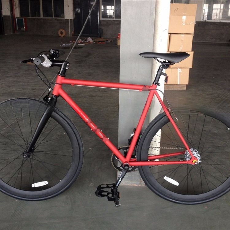 Alloy Pedal 700C Fixie Single Speed Road Bike avec une belle couleur et un beau modèle