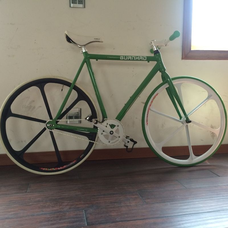 Alliage d'aluminium 700C vélo à engrenages fixes vélo de route fixe à jante mince en aluminium et durable