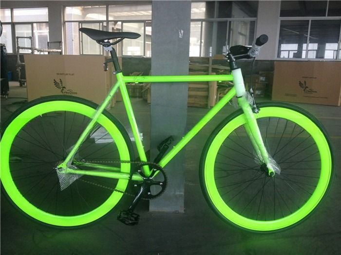 Cadre en acier 700C Vélo à engrenages fixes Brille dans le noir Vélo à engrenages fixes Vélo routier à engrenages fixes