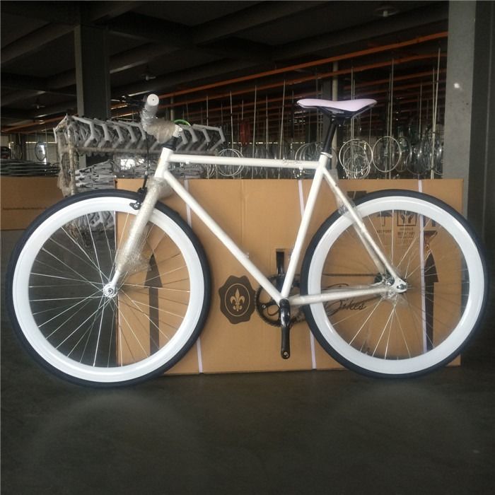 Matériau de fourchette en acier personnalisé à vitesse unique Couleur blanche Bici Fixie vélo pour adulte