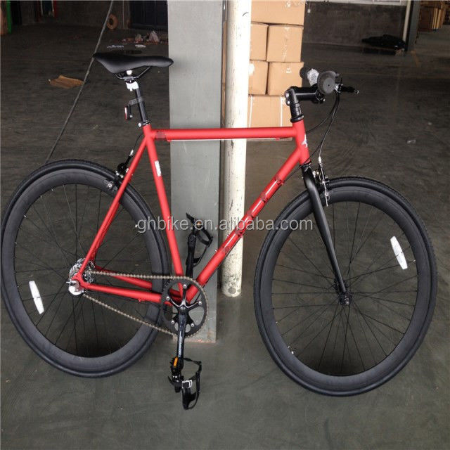 Couleur rouge 3 vitesses vélo à engrenage fixe avec pneu Kenda et Neco Head Set sur cadre chromoly
