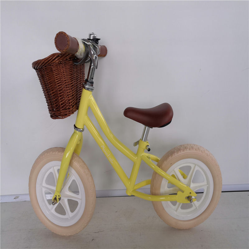 12 pouces pneu en mousse vélo d'équilibre pour enfants couleur jaune capacité de charge 70 kg panier avant