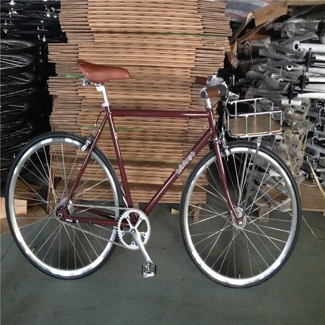 Faites une croisière sans effort à travers la ville sur ce vélo urbain à trois vitesses pour hommes avec panier